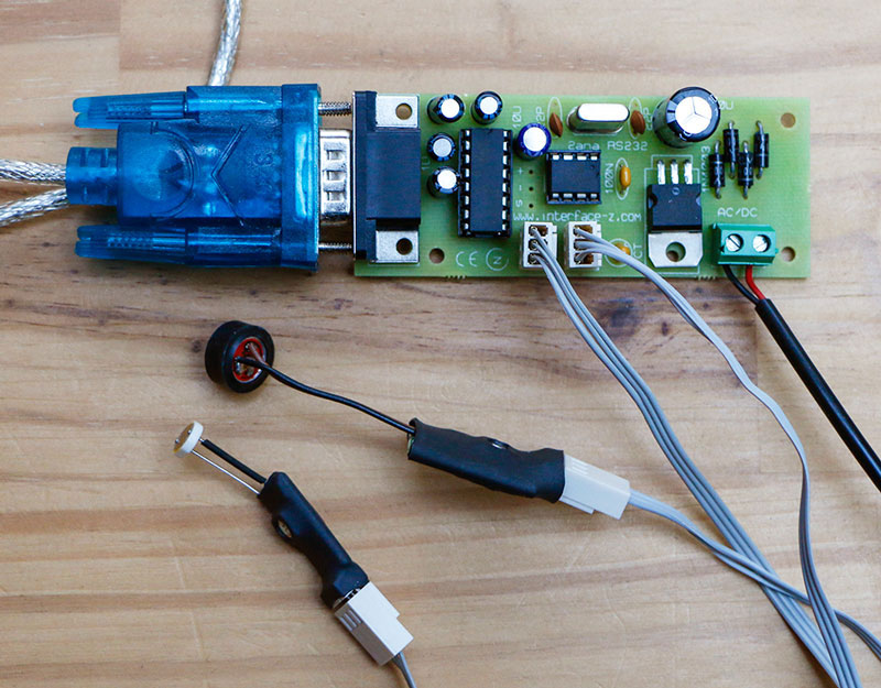 Module 2 voies capteurs analogiques vers serial RS232, avec 2 capteurs branchés, un potentiomètre et un proximètre.