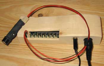 Huit entrees analogiques : une LDR directive branchée sur l'interface Midi.
